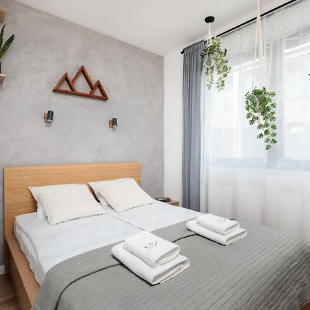 1-bedroom Comfort - Free Parking - By Upstairs 아파트 *